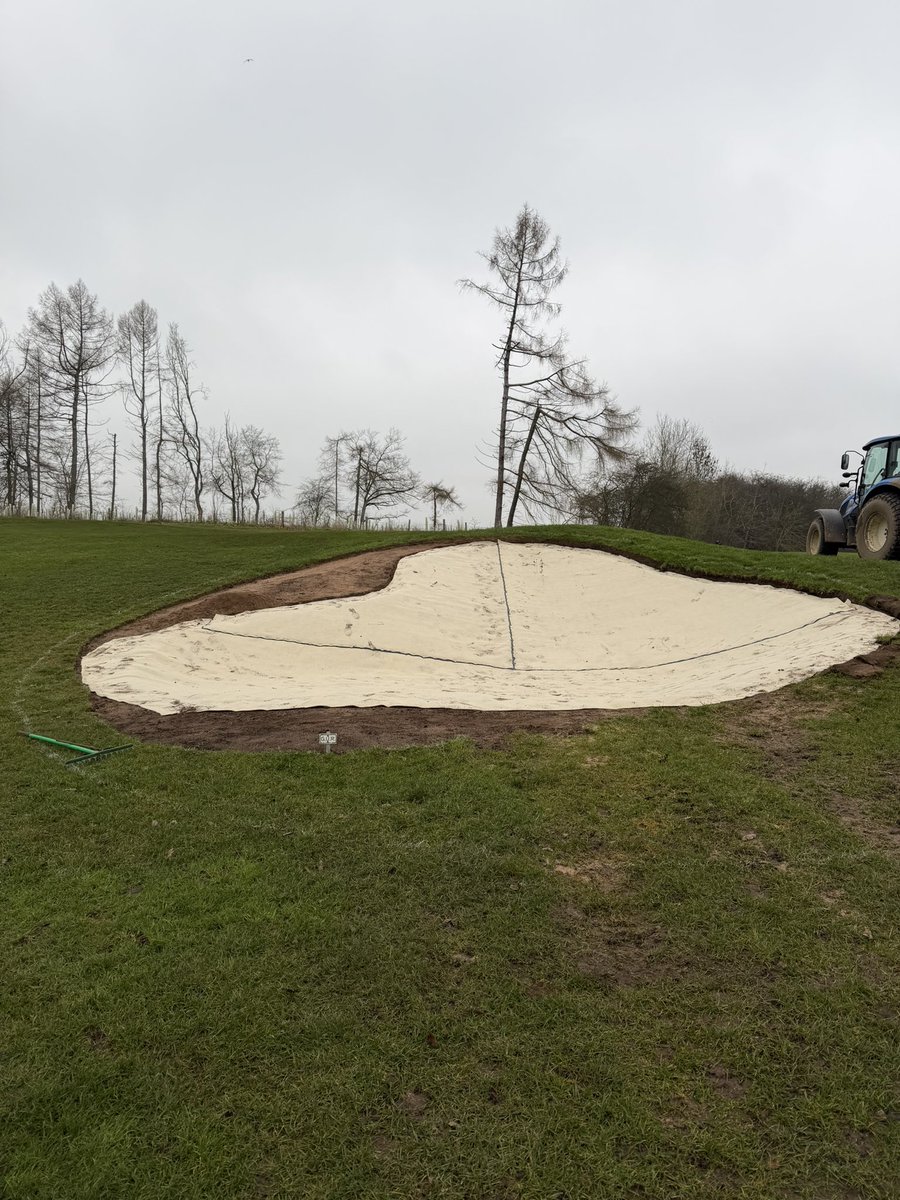 Nice fresh morning installing <a href="/BunkerMat_com/">Whitemoss Eco - Innovative Golf Course Solutions.</a> over <a href="/StokeRochfordGC/">Stoke Rochford GC</a> lovely prepared by the green staff.
