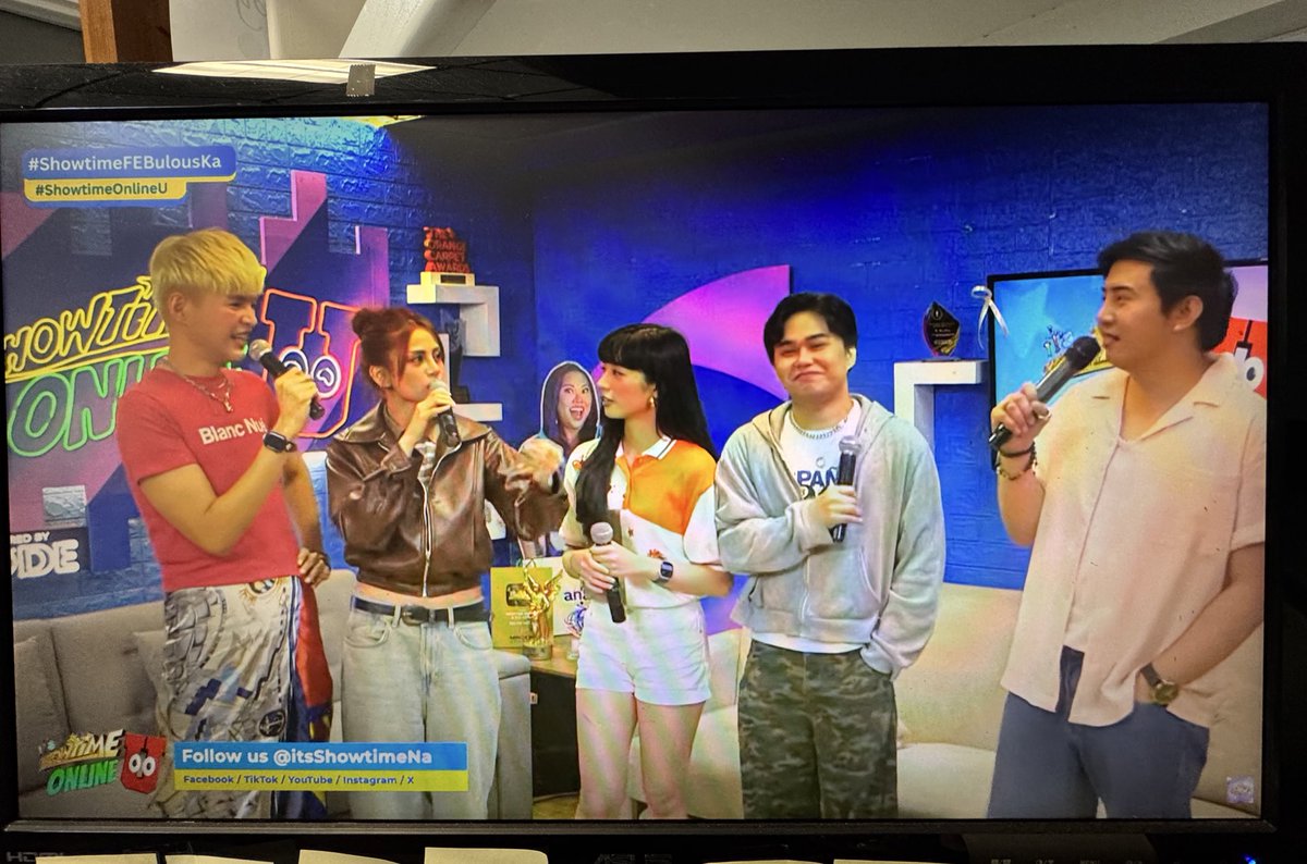 msklel's tweet photo. QUALITY 😍 Kudos to the SOU hosts 👏 They make the @itsShowtimeNa viewing habit more fun and entertaining. 🫶 Hoping for more ganaps for them. �� Greetings from Team Replay in the British Virgin Islands 🌴🌞#ShowtimeFEBulousKa #ShowtimeOnlineU ❤️💚💙 https://t.co/sK2jWSbUmk