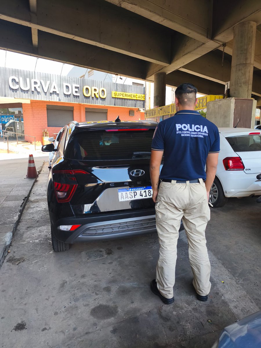 DCCO_Paraguay's tweet photo. 🚨 [AHORA] Cayó “el señor de la noche”. Fue detenido Mario Raúl Guerrero Galeano (37) en el barrio San Pablo de Asunción, conocido en las redes como "El señor de la noche". Tenía orden de captura por tráfico de drogas y lideraba una red de narcomenudeo en Central y Cordillera. https://t.co/JJTarYM2Dx