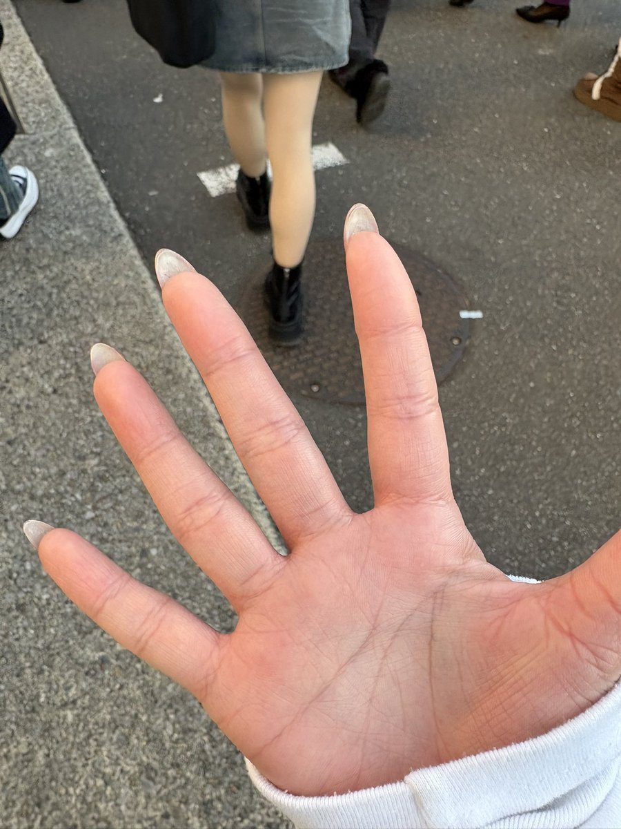 1Dmeq6's tweet photo. 夢から冷めてしまった😂
でも心はとっても幸せで、ピリの口開けてニカって笑う顔が目の前で見れて、目を合わせてハイタッチ出来ただけで私はこれからも生きていけます🥰
ピリちゃん、そしてstraykids。
同じ時代を生きてくれてありがとう🙏🙏 https://t.co/jsKgXS9qiF