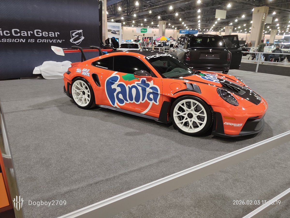 Former_XV's tweet photo. 💻 Van Arkride would be a huge fan of the Philly Auto Show. https://t.co/kBzBreRQlz
