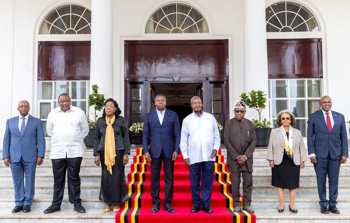 Je remercie le Président Yoweri Museveni pour l’accueil qui m’a été réservé à Kampala, ainsi que pour la qualité et la franchise des échanges que nous avons eus en présence des facilitateurs et des partenaires internationaux, dans le cadre des concertations engagées par l’Union