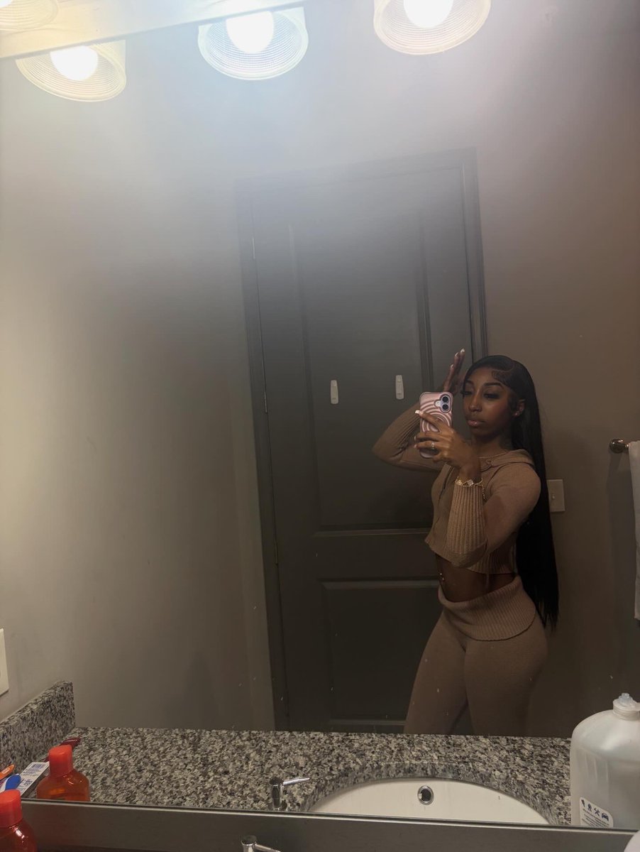 Miss Libra 🦇💕 tweet media