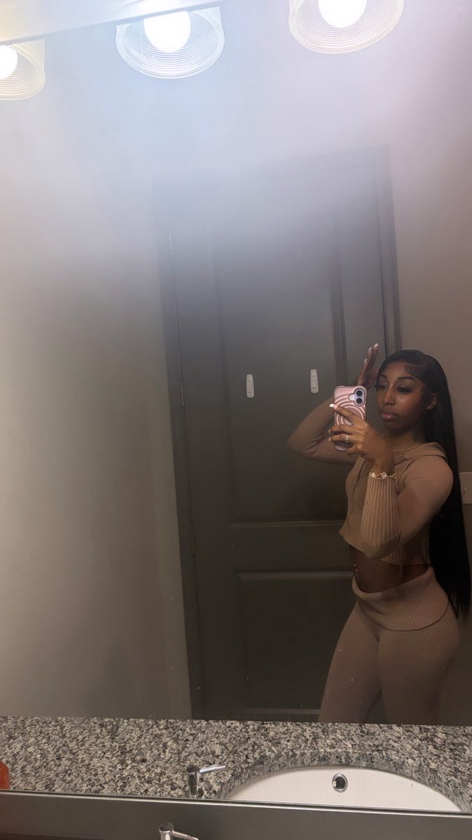 Miss Libra 🦇💕 tweet media