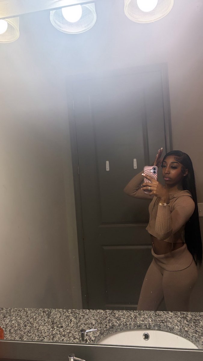 Miss Libra 🦇💕 tweet media