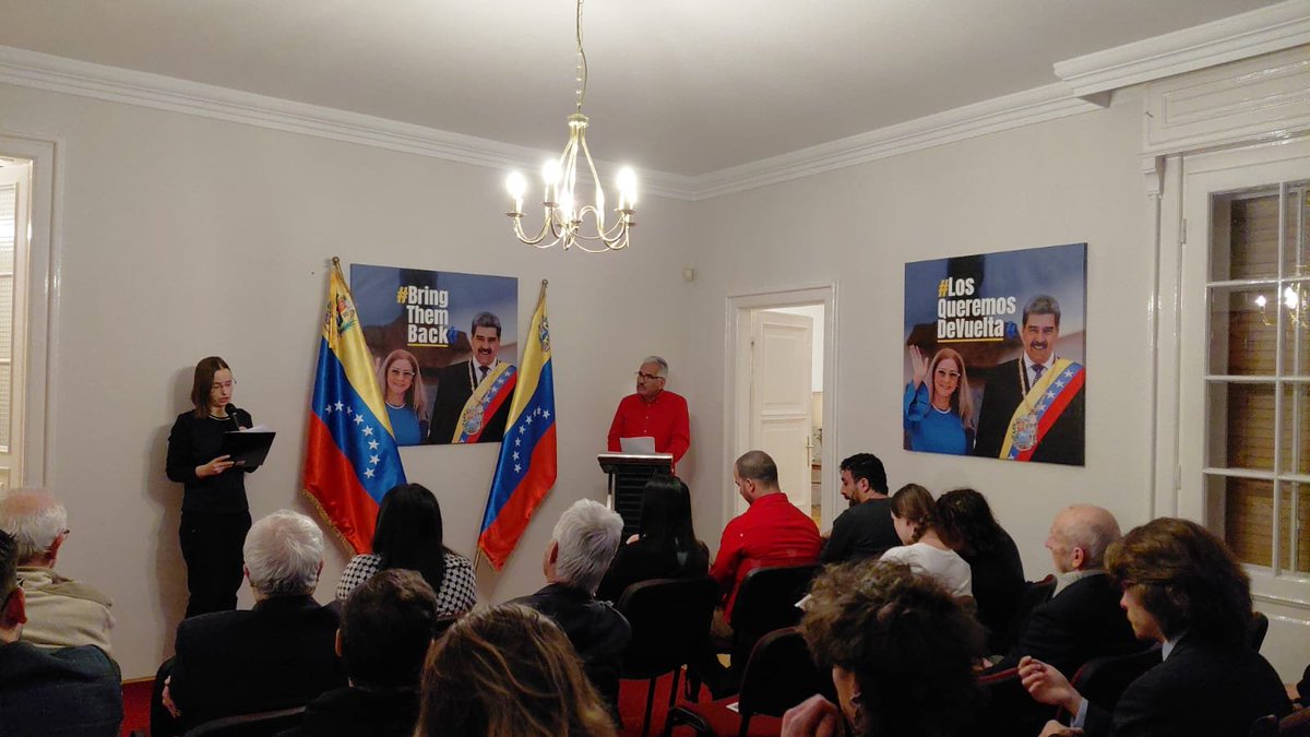 EmbaVEHungria's tweet photo. Se realizó el primer encuentro del Movimiento #BringThemBack (#LosQueremosDeVuelta), capitulo Hungría, con la participación de partidos y grupos políticos, así como activistas húngaros. #Freethemnow #FreeCilia #FreeNicolas https://t.co/X6uVEFUCqD