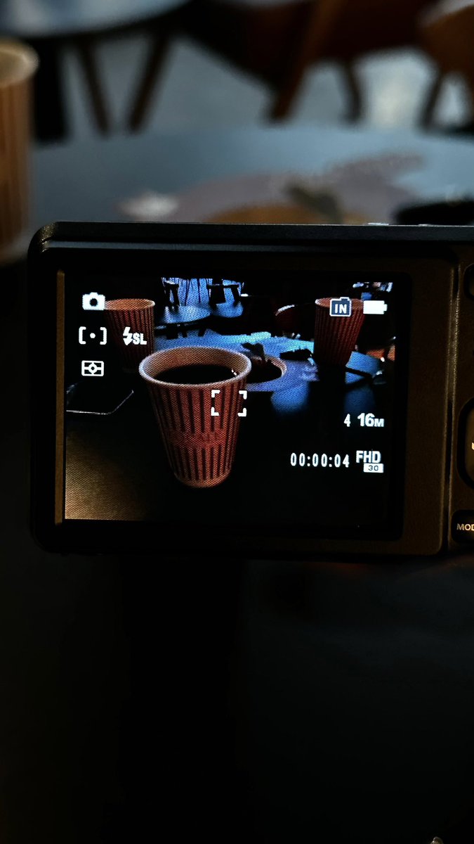 النُّور tweet media