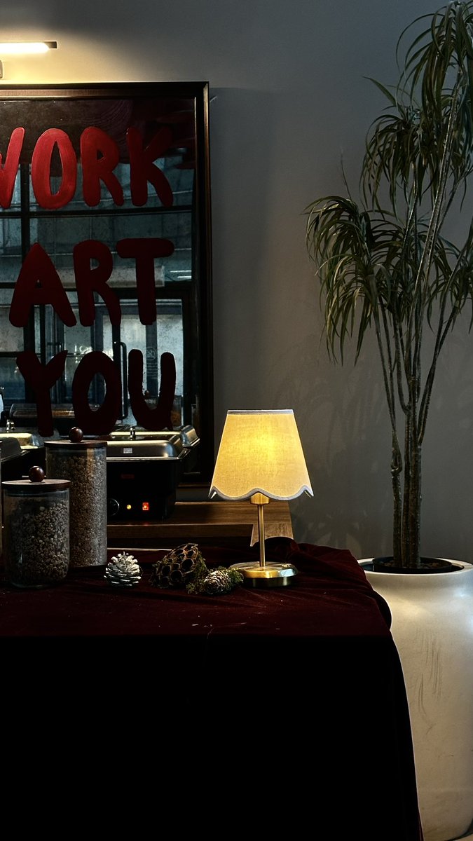 النُّور tweet media