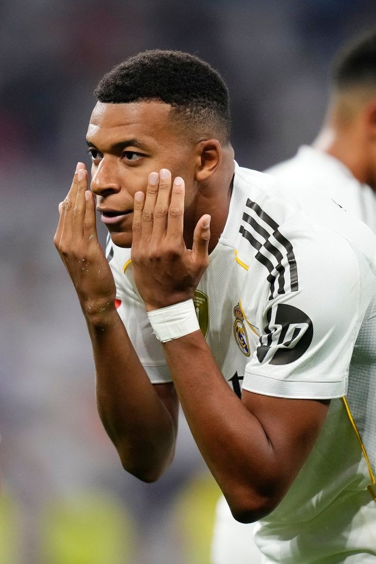 Scenes when mbappe scores 20 more penalties and we keep seeing this cope