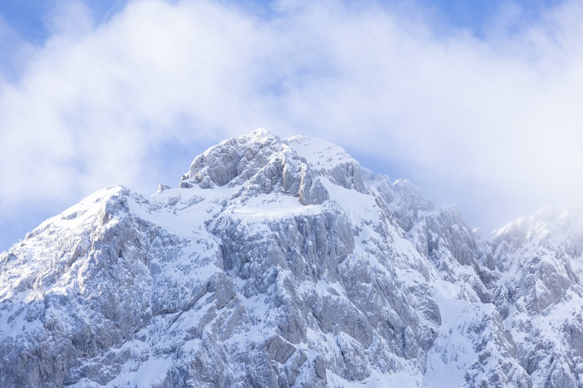 Caldeere's tweet image. 🤩❄️ La paret nord del Pedraforca avui 3 de febrer del 2026.