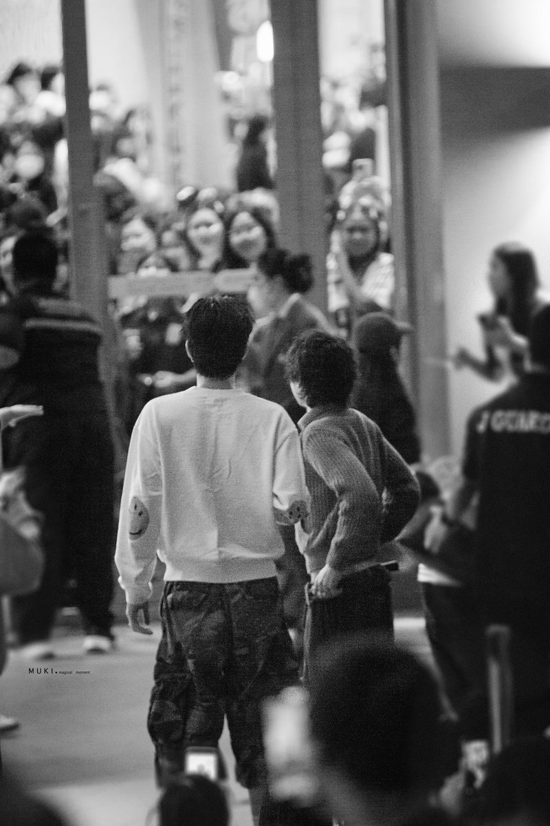 เดินไปด้วยกันเรื่อยๆ เลยนะ

OFFGUNBABII FAMSIGN 2026
<a href="/AtthaphanP/">ATTHAPHAN PHUNSAWAT</a> <a href="/off_tumcial/">เริ่มต้นทำให้เกิดเป็นรูปเป็นร่าง</a> 
#ออฟจุมพล #กันอรรถพันธ์ 
#สนามอ่านเล่น2026xOffGun