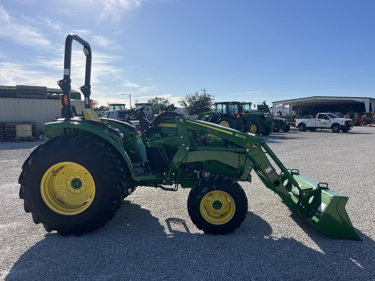 EvergladesEquip's tweet image. 4052M Compact Tractor + 400E Loader – Over $10K Off!
Turbo diesel, 4WD, easy-shift transmission &amp;amp; iMatch™ Quick-Hitch.
Cash $39,990 | Finance $449/mo or $41,990 at 0% for 84 months.
Ask about the $100 PowerGuard discount!
#EvergladesEquipmentGroup #CompactPower #TractorDeals