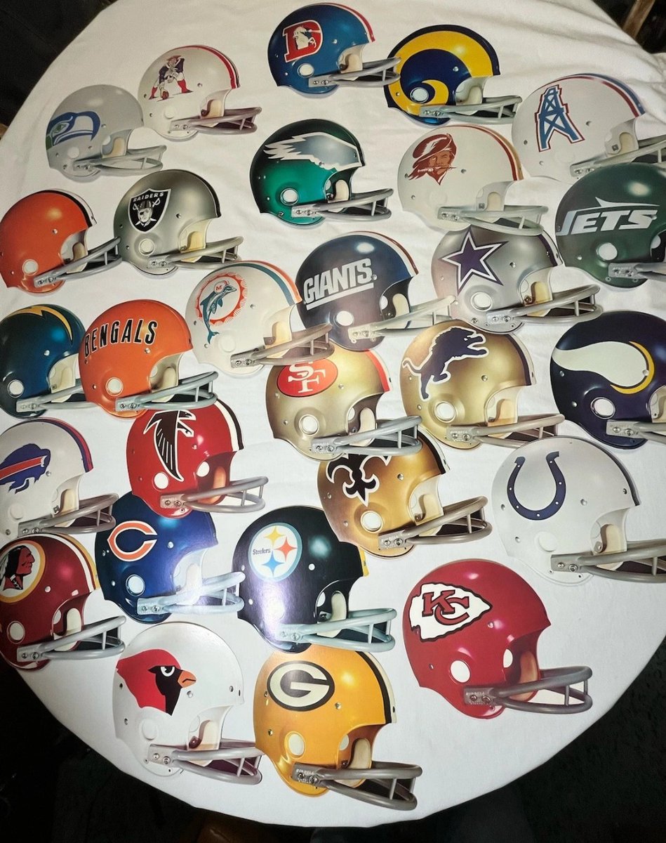 FB_Helmet_Guy tweet media