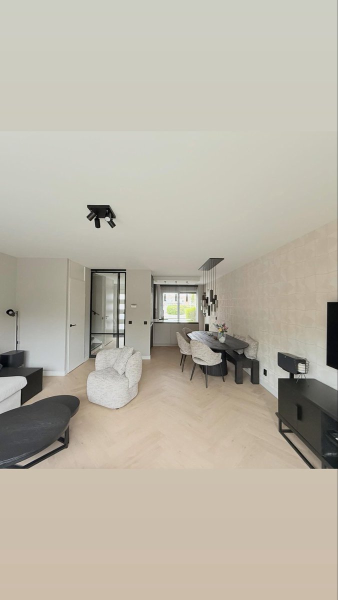 StucRo's tweet photo. Wauw, alweer een prachtige 5-sterren review!
Onze klant Rob is super tevreden met het resultaat van de complete make-over van de woonkamer.

Een stijlvolle combinatie van lichte, natuurlijke elementen, helemaal in de sfeer van Japandi style met een vleugje hotel chique. https://t.co/tWL29zC5VO