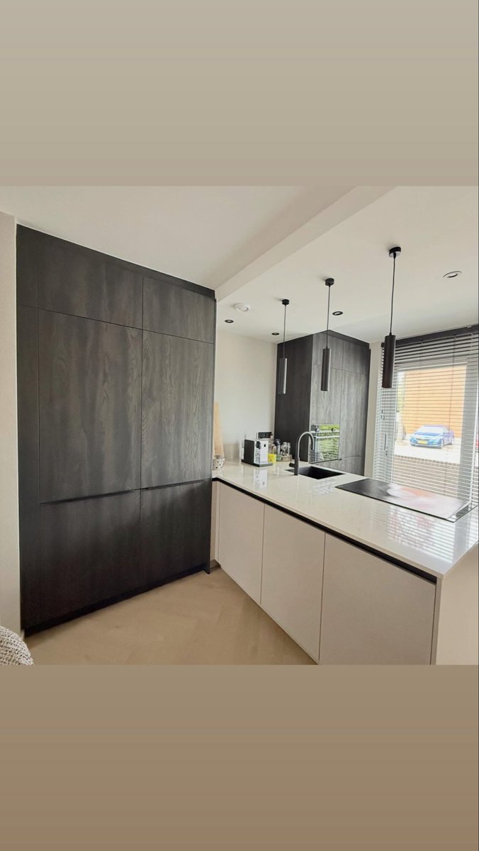 StucRo's tweet photo. Wauw, alweer een prachtige 5-sterren review!
Onze klant Rob is super tevreden met het resultaat van de complete make-over van de woonkamer.

Een stijlvolle combinatie van lichte, natuurlijke elementen, helemaal in de sfeer van Japandi style met een vleugje hotel chique. https://t.co/tWL29zC5VO