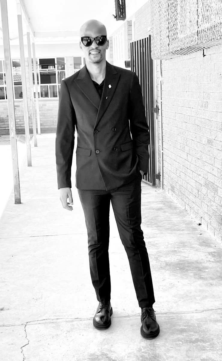 LMZ150's tweet photo. Your Primary School Departmental Head... off the market... 😎 https://t.co/eZDMm55M3N