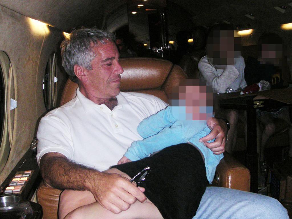 Ca. die Hälfte aller Leute in meinem Umfeld wissen nichts von der Epstein-Affäre. Dafür können sie detailliert erklären, was sie einen Tag zuvor im Dschungelcamp gesehen haben. Selbst ein kompletter Leak der Epstein-Files würde die Welt nicht wesentlich verändern.