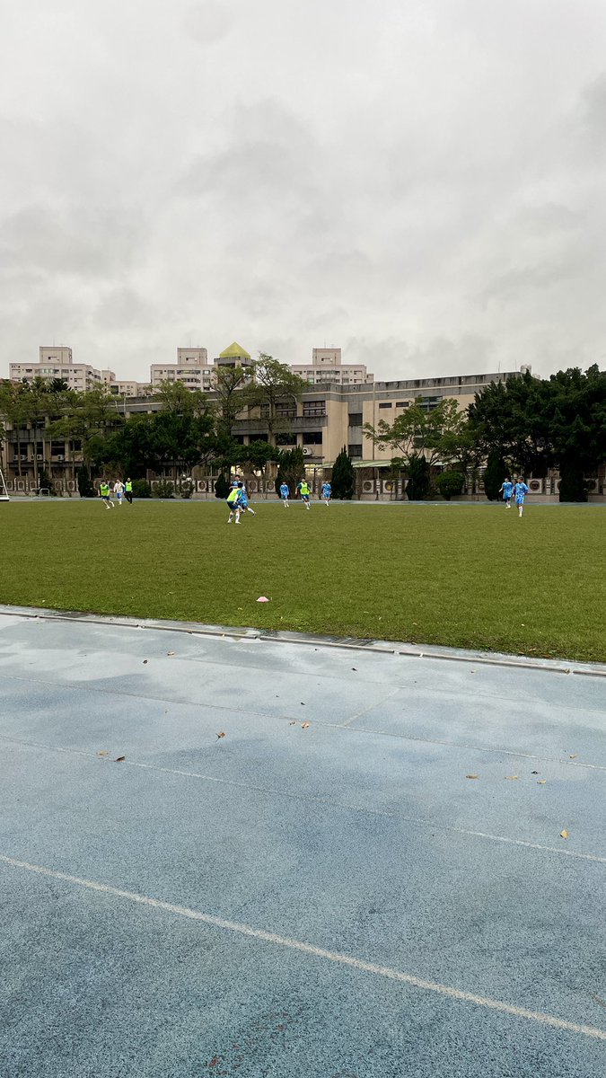 Lars_kyc's tweet photo. Kalt, aber egal. Fußball ist mein Leben. ⚽️ https://t.co/DDjwUz3TfT