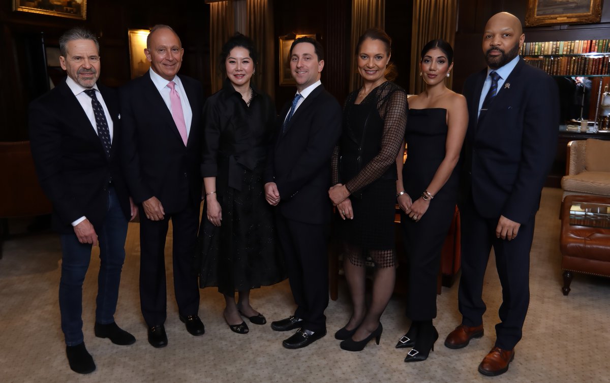 MLMIC congratulates <a href="/NYCDS622/">New York County Dental Society</a> newly installed President Dr. Andrew Deutch (center right) and wishes Dr. Deutch a successful year ahead. Also featured in the photo are immediate Past President Dr. Vera Tang (center left), members of the Executive Committee of the New York County