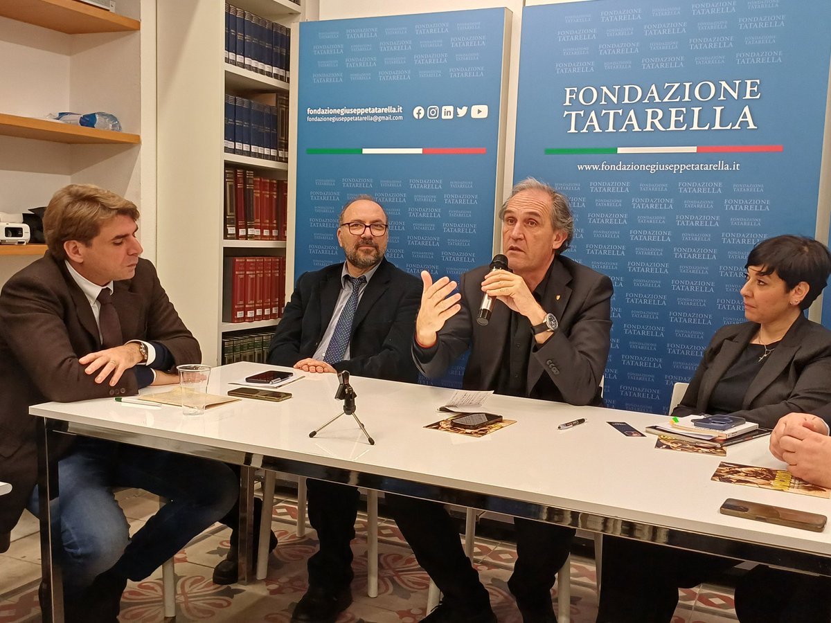 Roberto Menia tweet media