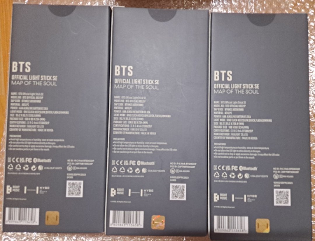 BTS official light stick SE (+sf)
Sealed ea 5.2

Wts wtt wtb rm jin suga jhope jimin v jungkook photocard dvd festa