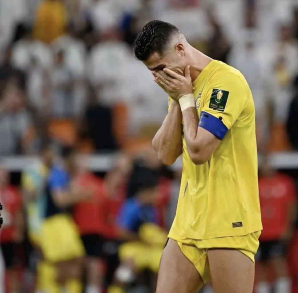 Gracey_Fcb's tweet image. Ronaldo came to Juventus and said he will win the UCL for them, then end up destroying the team and ran away.

Went back to Manchester United, took them from 2nd to 6th and ran away after complaining to his friend Morgan Piers.

Went to Saudi league (Al-Nassr), they stopped…