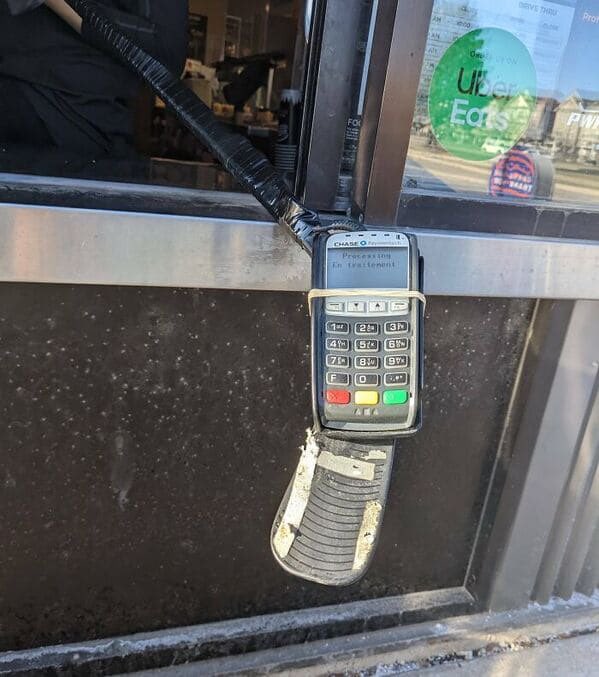 CanaduhOh's tweet photo. Meanwhile in Canadian drive-thrus https://t.co/4ixrr8daIQ