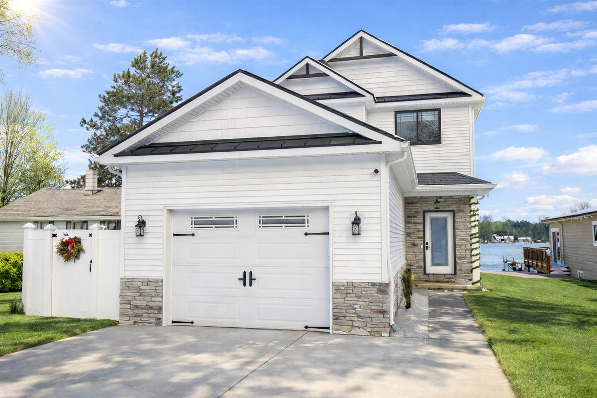 TimSova's tweet photo. 🏡 Just Listed | 2022 Waterfront Home
Outstanding all-sports Lake Tyrone waterfront home, custom built in 2022 and designed for year-round lake living.
✨ 2,381 SF | 4 Beds | 3 Baths
🚤 Dock, lake views &amp; high-end finishes throughout
DM for details or showings. https://t.co/7lg50hZy2x
