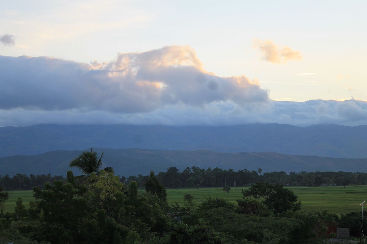 natayaska's tweet image. I worship Haiti's nature !  from north to south to west  to east..  she 's so beautiful ... the food  she gives us... the sun .. the sky ..