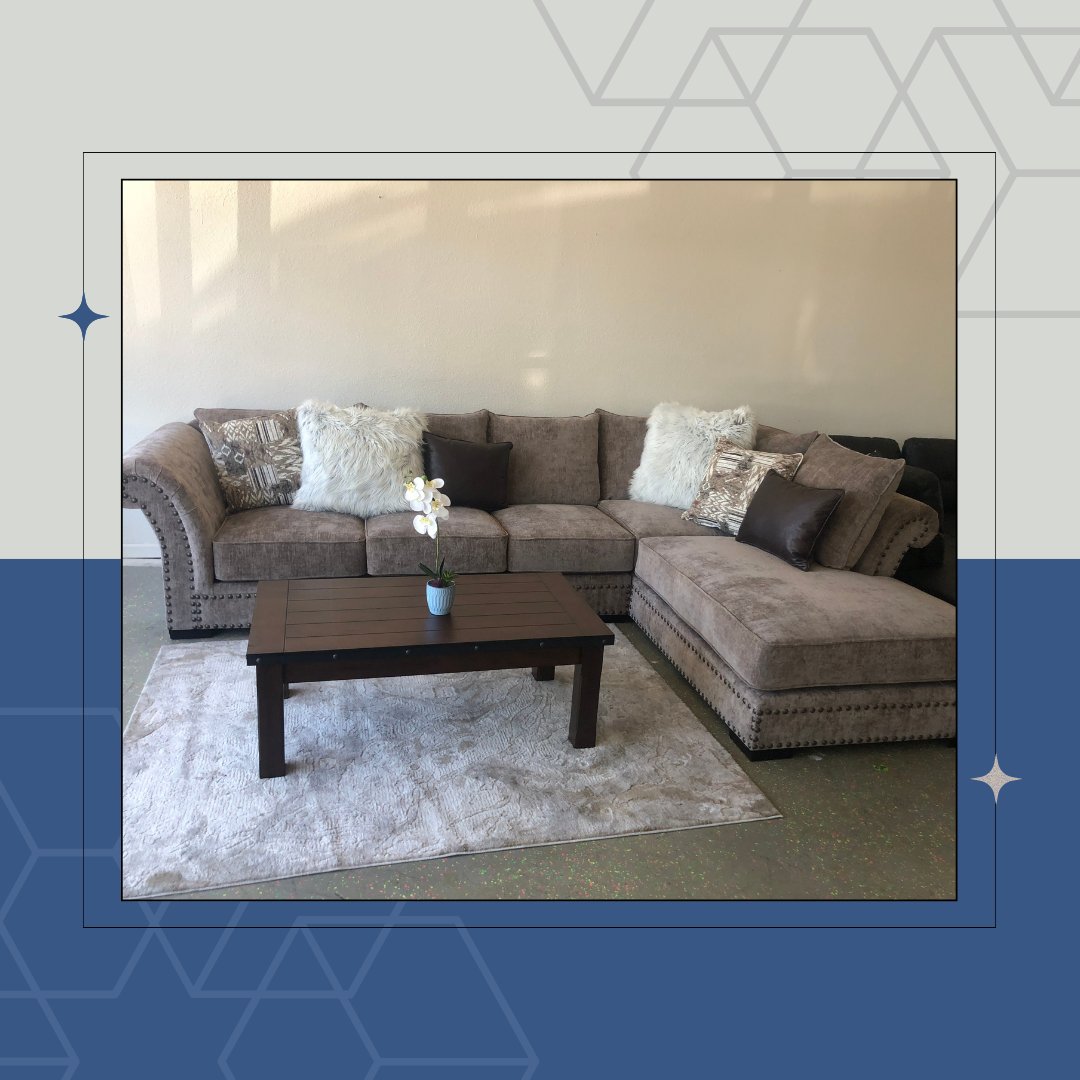 Customsofa1's tweet image. We've seen how the right sofa transforms a living room. That's why we specialize in custom sofas that combine comfort with individuality. Let's create the perfect piece together—reach out today! #CustomSofas
customsofaswestsacramento.com/contact