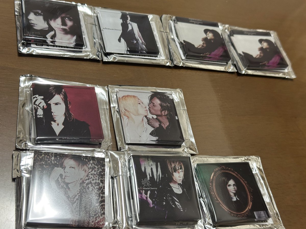 最新版。 Acid Black Cherry アクリルマグネット。 【譲】 写真。 【求