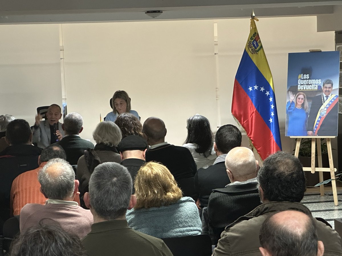 agabohc's tweet photo. 🇻🇪 No Consulado de Venezuela en Vigo denunciamos os feitos acontecidos tras un mes do secuestro de Nicolás Maduro e Cilia Flores

Desde Galiza, toda a nosa solidariedade coa Revolución Bolivariana e o noso rexeitamento ás inxerencias ianquis. Venezuela libre, soberanía e paz! https://t.co/pJPWR9lkN4