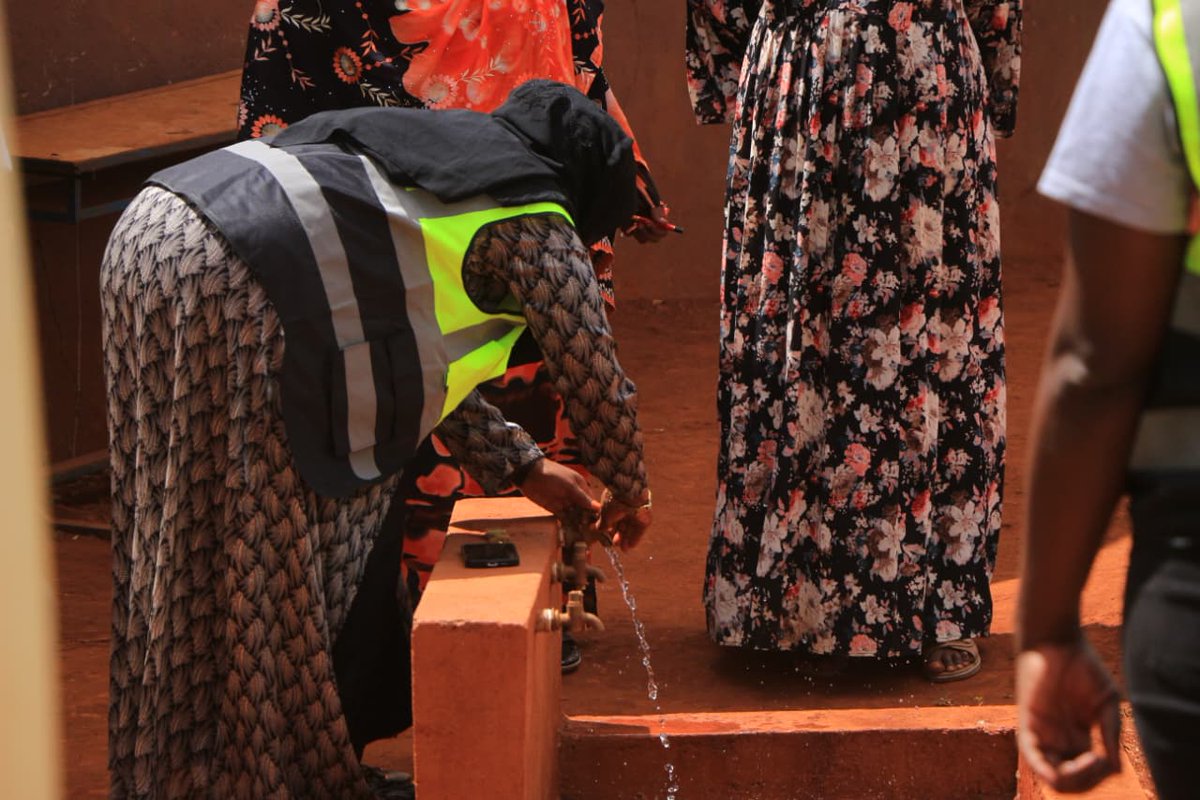 AgricMarsabit's tweet photo. At the school,the team reviewed the completed water reticulation works, a 150,000-litre masonry storage tank, &amp; the installation of 430 mtrs of gutters designed to enhance rainwater harvesting and improve water storage capacity, piping to the school kitchen and 3 watering points. https://t.co/ZRuu4K9ero