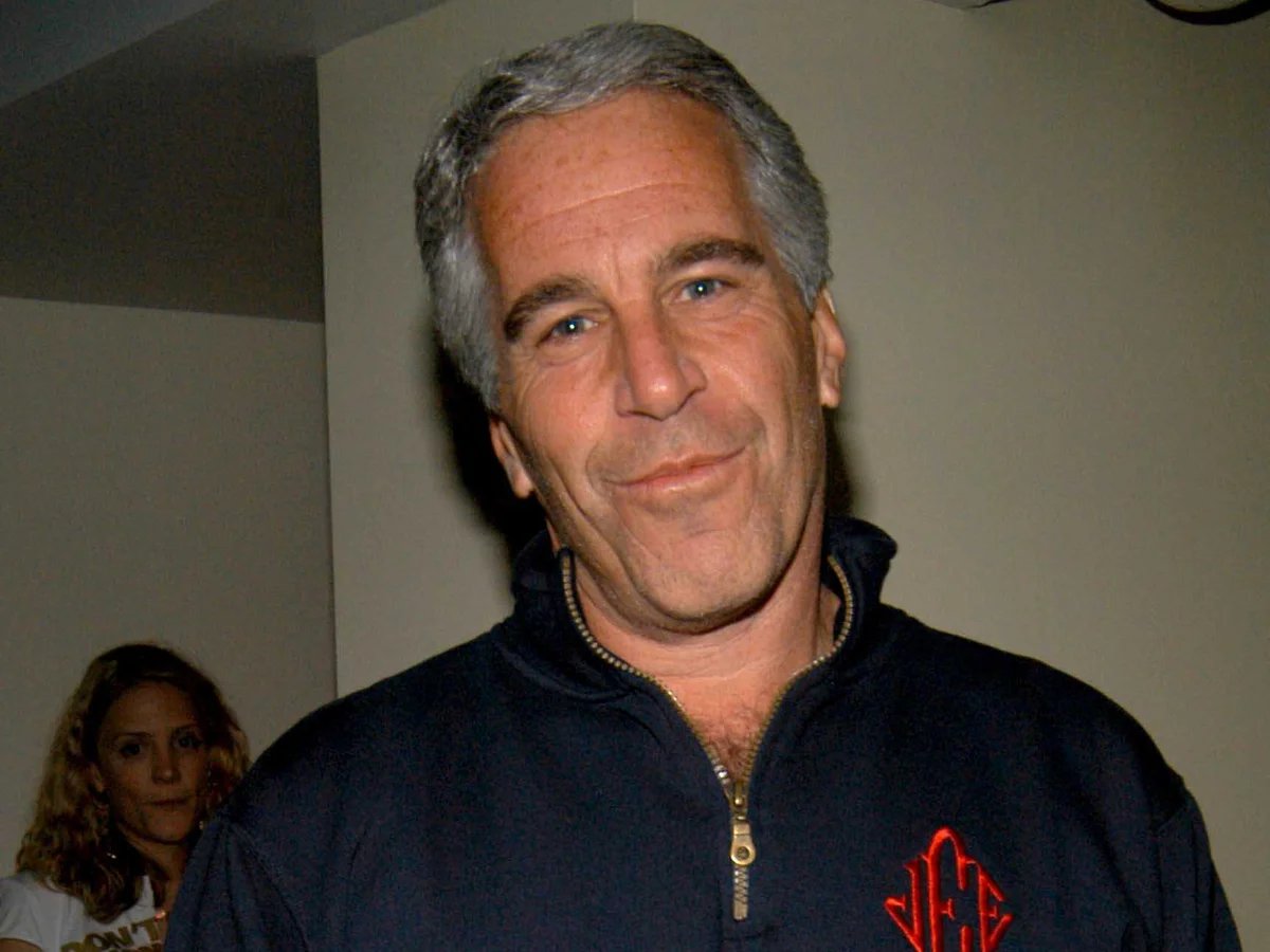 TTendenciaX's tweet image. "Microtransacciones":
Porque informan que Jeffrey Epstein estuvo involucrado con la aparición de microtransacciones en los videojuegos.