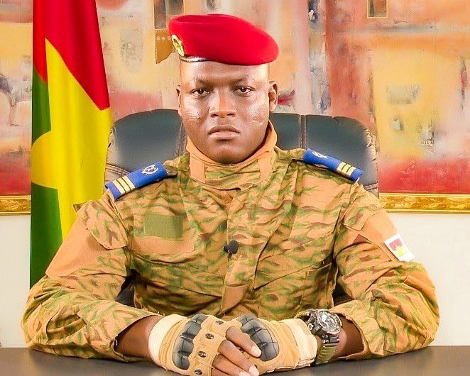 Aesalerte's tweet image. #AesAlerte 🚨
🇧🇫 Burkina Faso : année record !

94 TONNES d’or produites en 2025 (+30 t vs 2024)
42 tonnes issues du secteur artisanal
160 000 nouveaux foyers raccordés à l’électricité
131 villages ruraux électrifiés
665 km de nouvelles lignes déployées

Réformes minières, lutte…