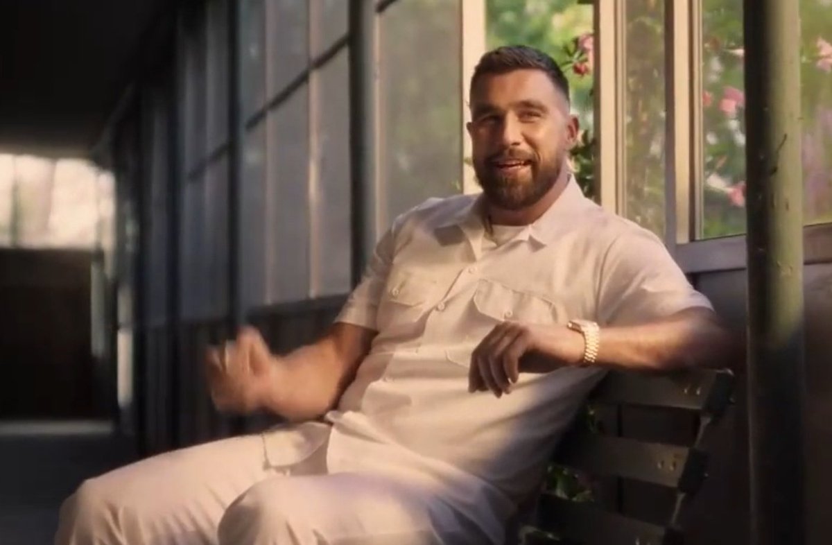 Arizon0's tweet image. Socorro o namorado da taylor swift em grotesquerie