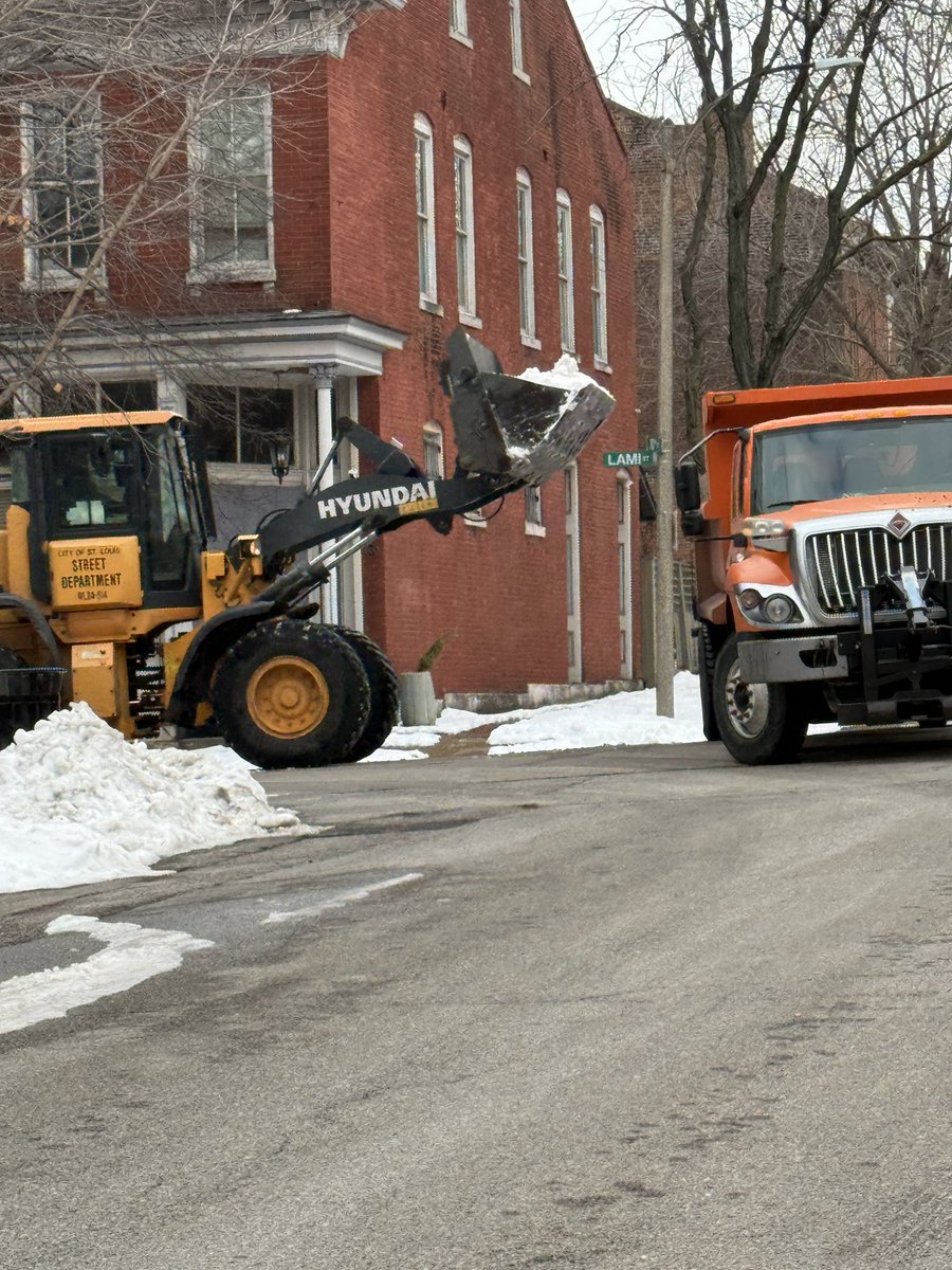 Thanks so much to Mayor Cara <a href="/CaraSpencerSTL/">Cara Spencer</a> and the amazing street crew for clearing Soulard. So very important for Taste and Pet Parade!