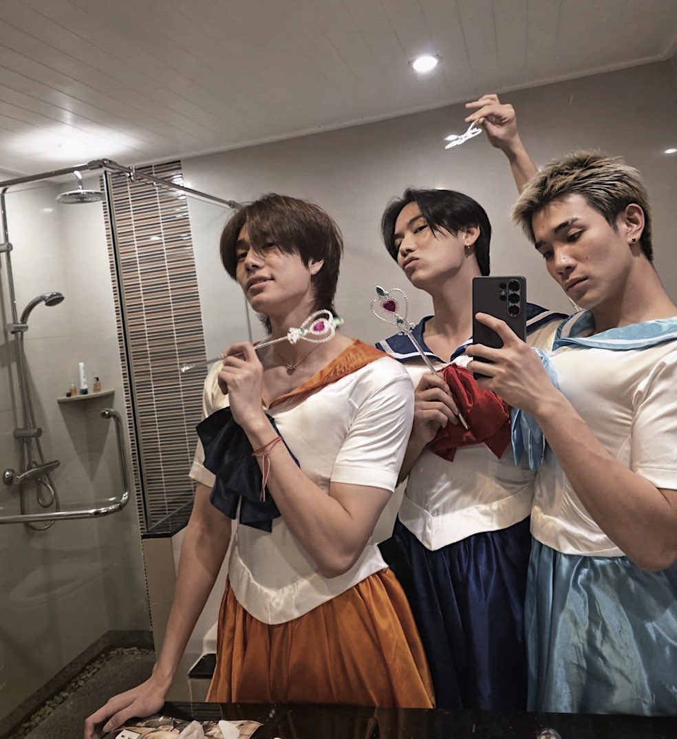 aewnstz's tweet image. pure cinema ✨