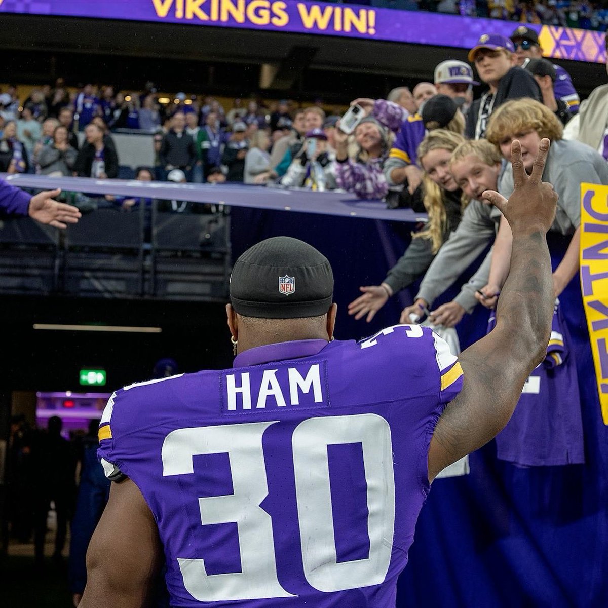 VikingzFanPage tweet media