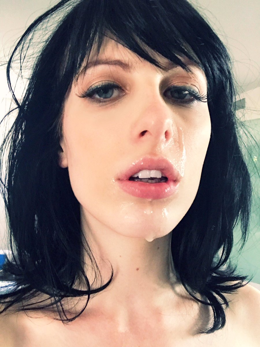 HelloHStrikesBack tweet media