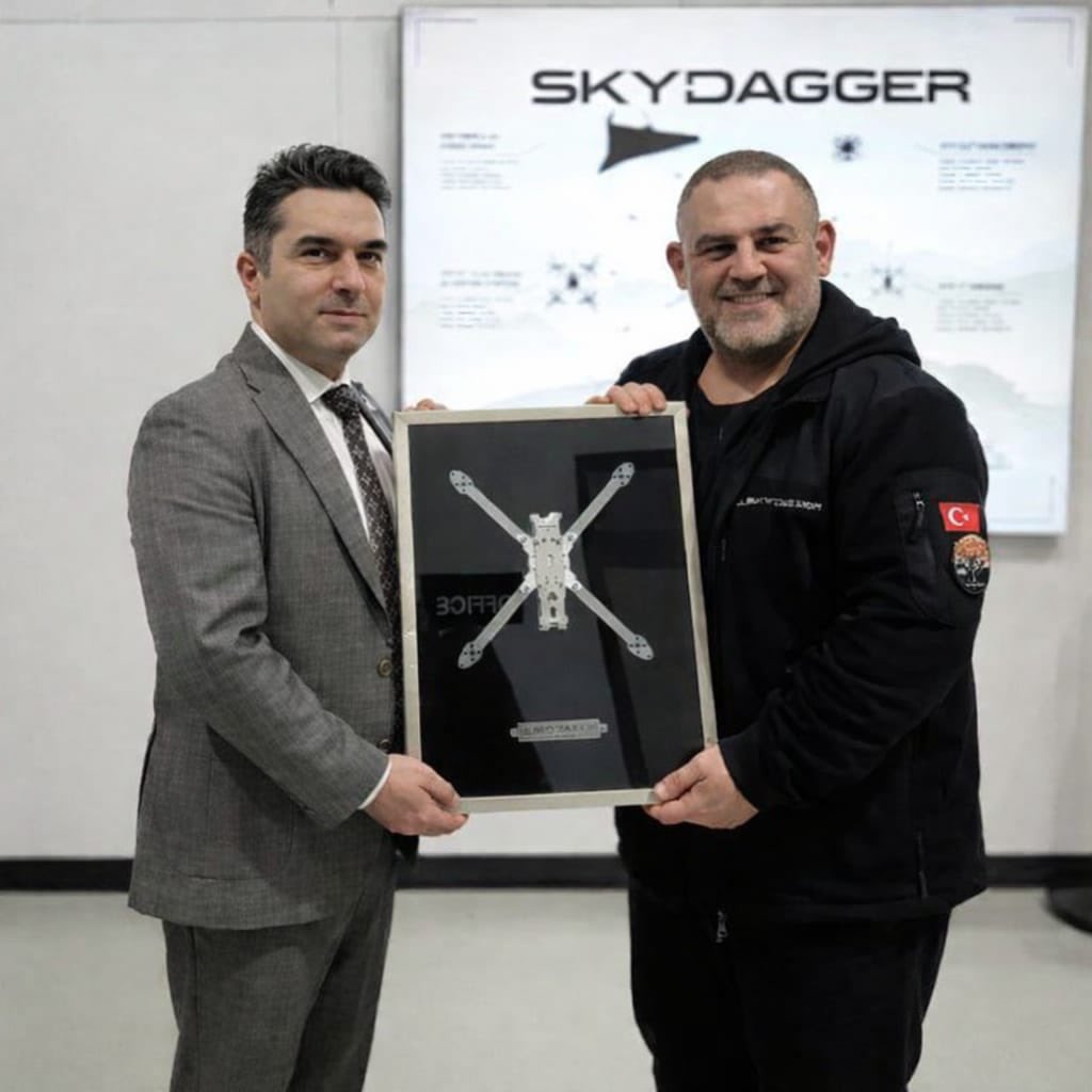 SKYDAGGER Genel Müdürü Sayın Mehmet Öztekin’i ziyaret ederek savunma ve havacılık teknolojileri alanındaki çalışmaları değerlendirdik.
Yerli ve millî üretim vizyonu doğrultusunda olası iş birliği alanlarını ele aldık. Nazik ev sahiplikleri için teşekkür ederim.

#AspilsanEnerji