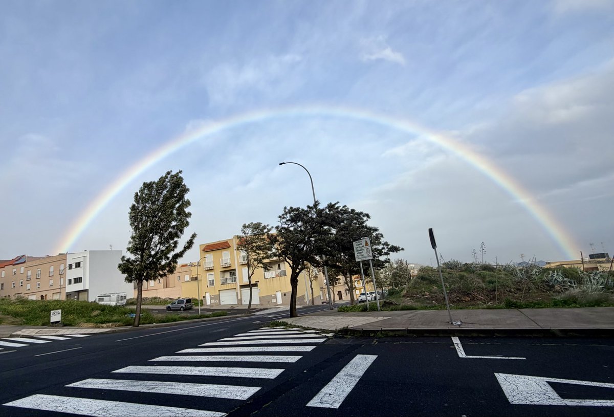 AnaCarolMorgan's tweet photo. Empezamos bien febrero, persiguiendo como siempre arcoíris 😍🌈✨ https://t.co/0uuSQUMLAp
