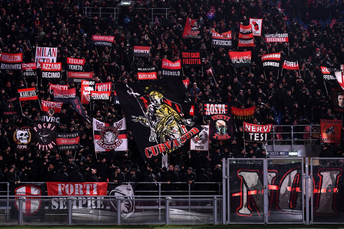 SempreMilanCom's tweet photo. ❤️ SEMPRE PRESENTI 🖤