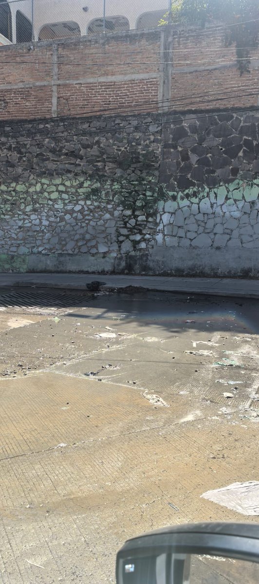 parturopena's tweet photo. @siapagdl Fuga de aguas negras en Calle Laurel Número #18 Colonia Lomas de Tabachines https://t.co/D2jGbwgTgV
Provoca escurrimientos y contaminación. Atención SIAPA https://t.co/mxffjue4fn