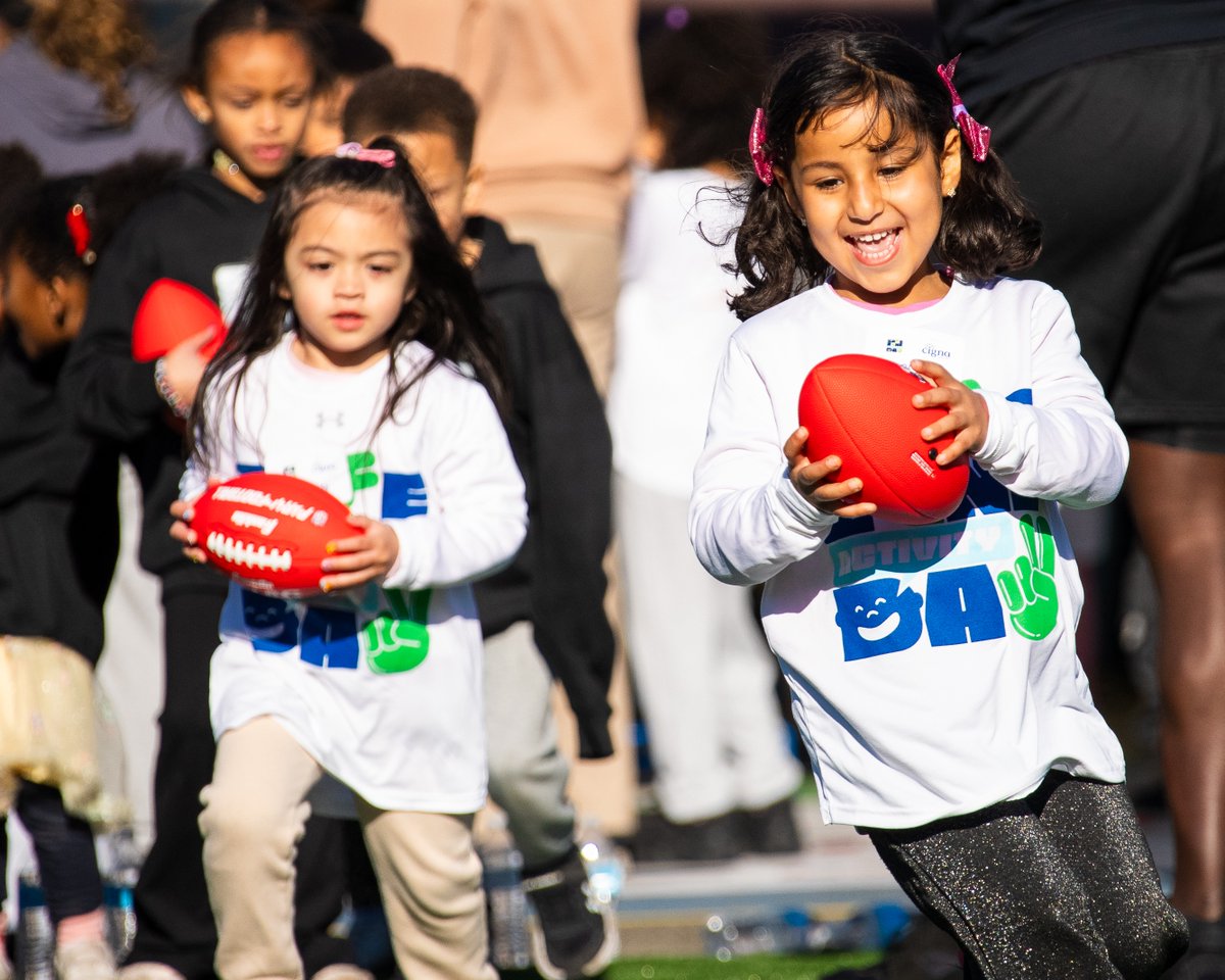 ZebraTechnology's tweet image. We're happy to team up with @VincentCountry again for the Safe Zone Activity Day during #SuperBowl week! Led by @NFL legend @TroyVincentSr and his wife @cheftommiv, this event creates a fun, safe space for kids in underserved communities.👏 

#VincentCountryIMPACT #BetterEveryDay