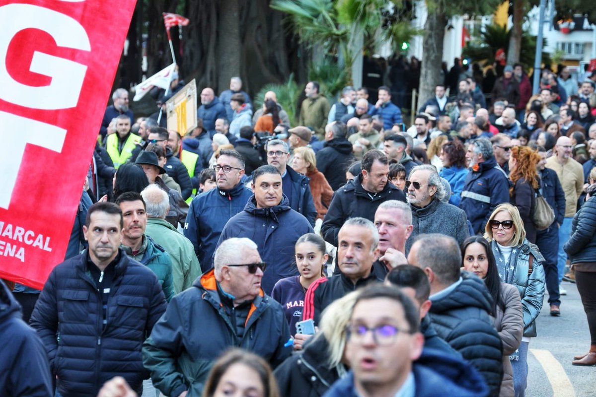 NoeliaArroyoHer's tweet photo. Apoyo absoluto a los trabajadores de SABIC y sus familias. Les hemos acompañado para recordar la unidad de los cartageneros en la defensa de sus derechos laborales y para exigir el mantenimiento del empleo de la planta de #Cartagena y de las empresas auxiliares. Ni cierre, ni despidos.

🔗 https://t.co/nrh0UKH8GY