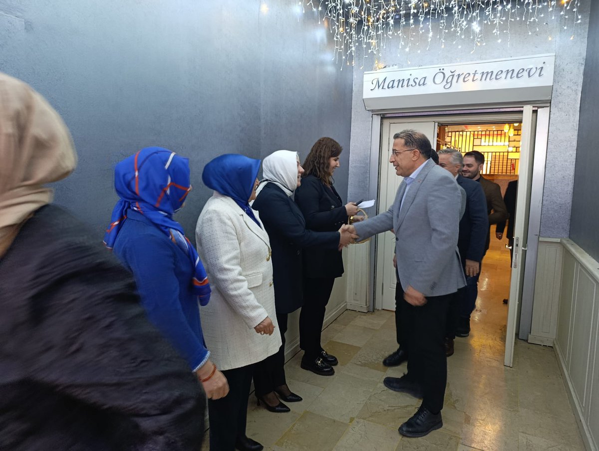 suleymantrgt45's tweet photo. AK Parti Genel Merkez Kadın Kolları Teşkilat Başkanlığınca düzenlenen “Köklerden Geleceğe Kadın Kolları Teşkilatı Çalıştayı”na katılım sağladık.

Bizleri bu güzel programda buluşturan İl Kadın Kolları Başkanımız Ebru Kaplan ve teşkilatımıza teşekkür ediyor; >> https://t.co/T47xWxiQRs