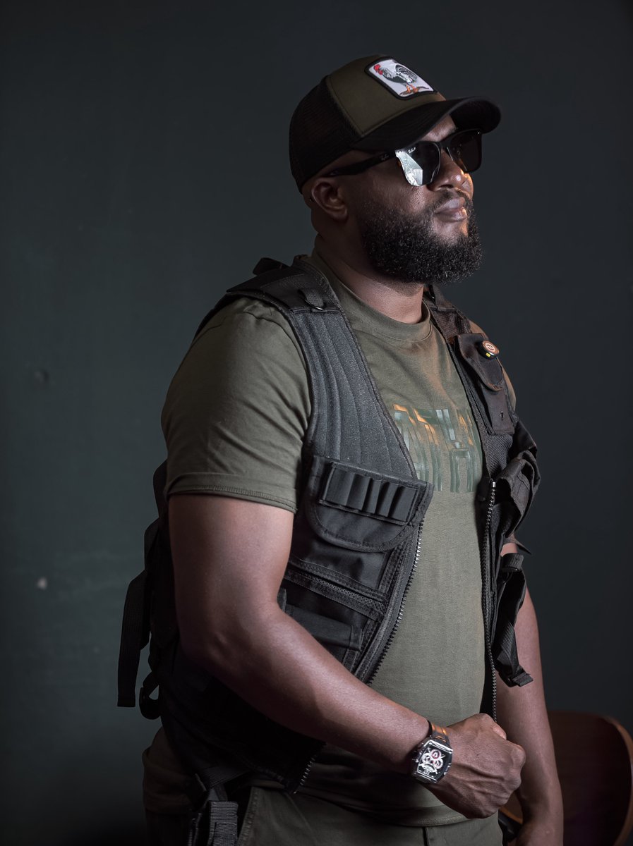 Je m’inscris pour cette nouvelle année, à porter la voix des victimes de Guerre.
À cette jeunesse de l’Est de la RDC qui a subit des atrocités inimaginables, je m’engage à vos côtés pour vous aider tant soit peu à retrouver une place dans la société, votre dignité et autonomie…