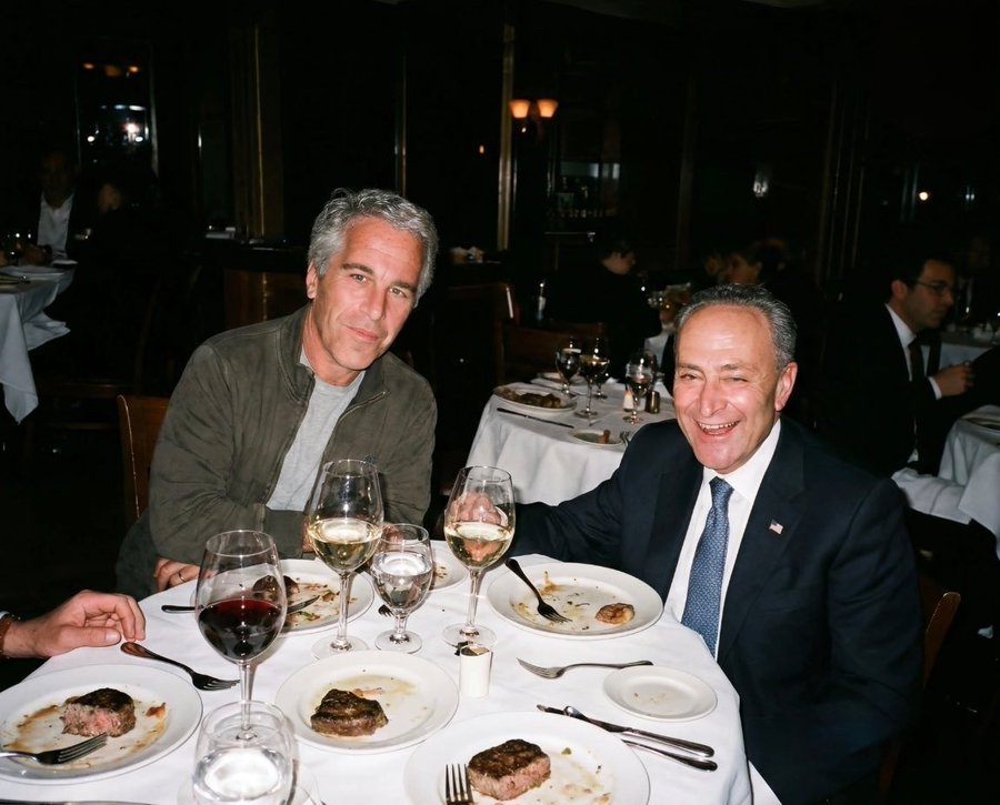 TheSaraTalks's tweet image. How was dinner @SenSchumer ?

Asking for a friend.