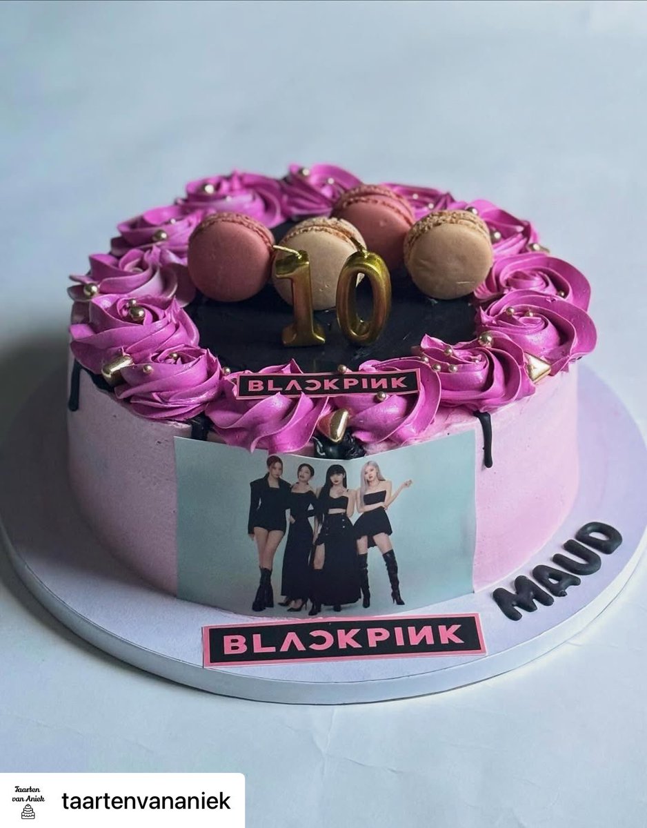 Cakeprint's tweet image. Aniek van Taarten van Aniek maakte een heerlijke Black Pink taart voor de jarige Maud. Ze versierde deze prachtige taart met eetbare prints. 

#taartenvananiek #cakeprint #blackpinktaart #eetbareprint